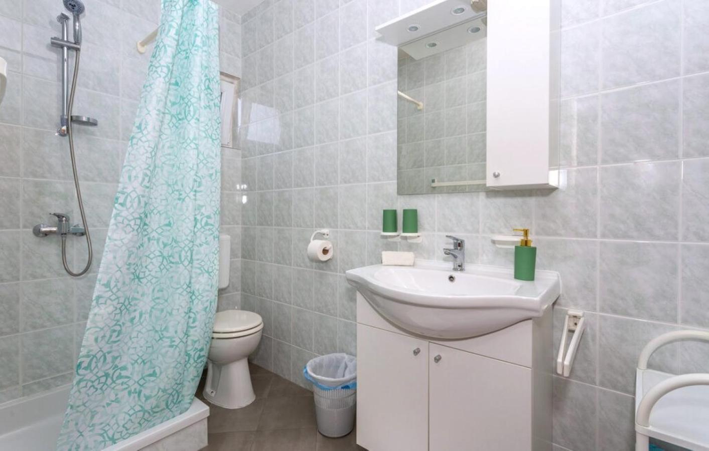 Guest House Lucija Banjol Екстериор снимка